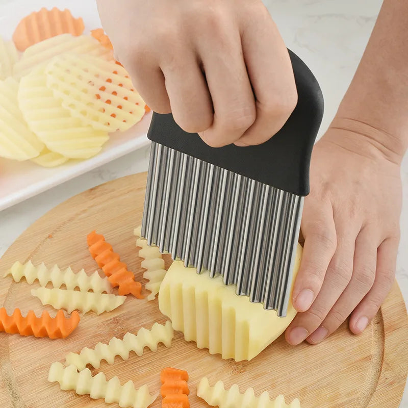Corrugated knife stainless steel wolf teeth cut potatoes wavy knife kitchen household vegetable cutting artifact fancy slicer