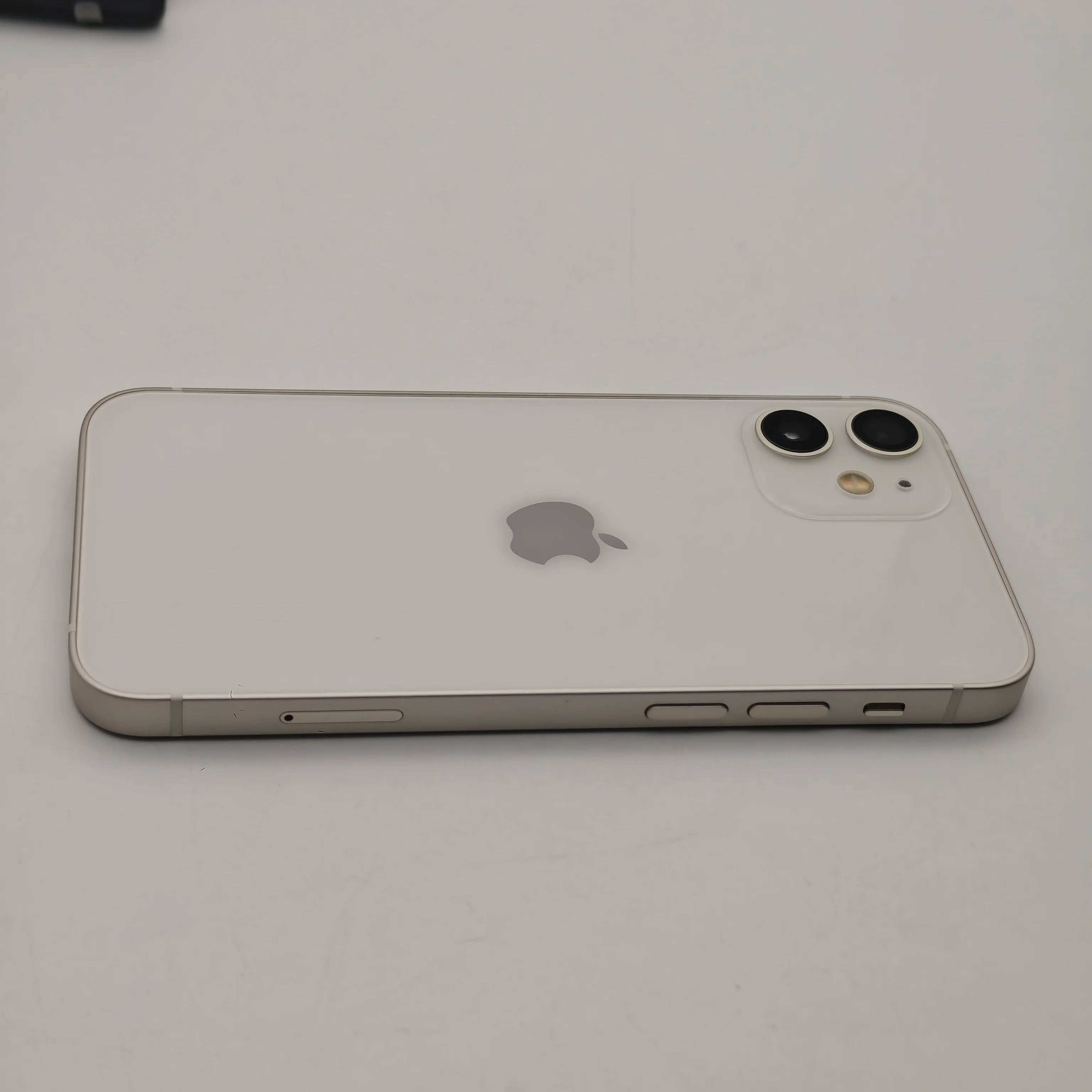 Unlocked Original Apple iPhone 13 Mini 128/256GB ROM 4GB RAM IOS A15 Bionic Hexa Core 5.4'' Dual 12MP 5G Used Cell Phone